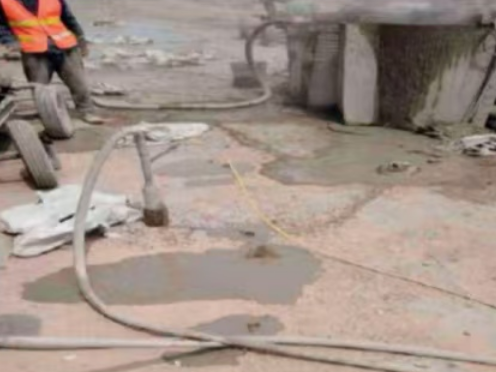 济阳水泥混凝土路面板底注浆技术 路面脱空注浆整治方案